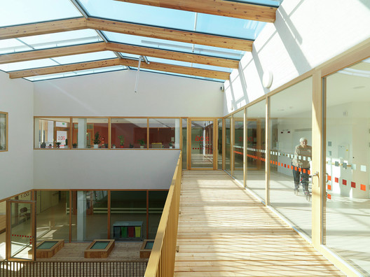 Architecture for Aging: The Rise of Cohousing as an Alternative to Loneliness and Dependency Architecture for Aging: The Rise of Cohousing as an Alternative to Loneliness and Dependency - Image 13 of 16