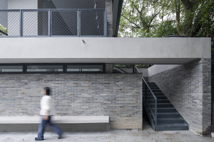 Public Health Service Facilities / Mur Mur Lab - Facade, Handrail