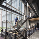 华盛顿大学麦凯维工程学院 / Perkins Eastman - 室内图, 大学, 楼梯, 梁