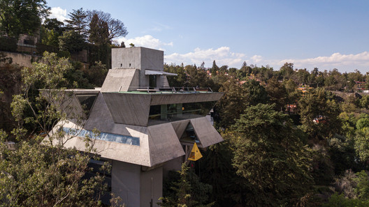 Agustín Hernández’s Architecture Studio opens its doors to present the exhibition "Beneath the Tree" - Image 1 of 24