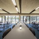 Co-living Carcavelos / Pereira Miguel Arquitectos - Fotografia de Interiores, Habitação Estudantil, Mesa, Cadeira