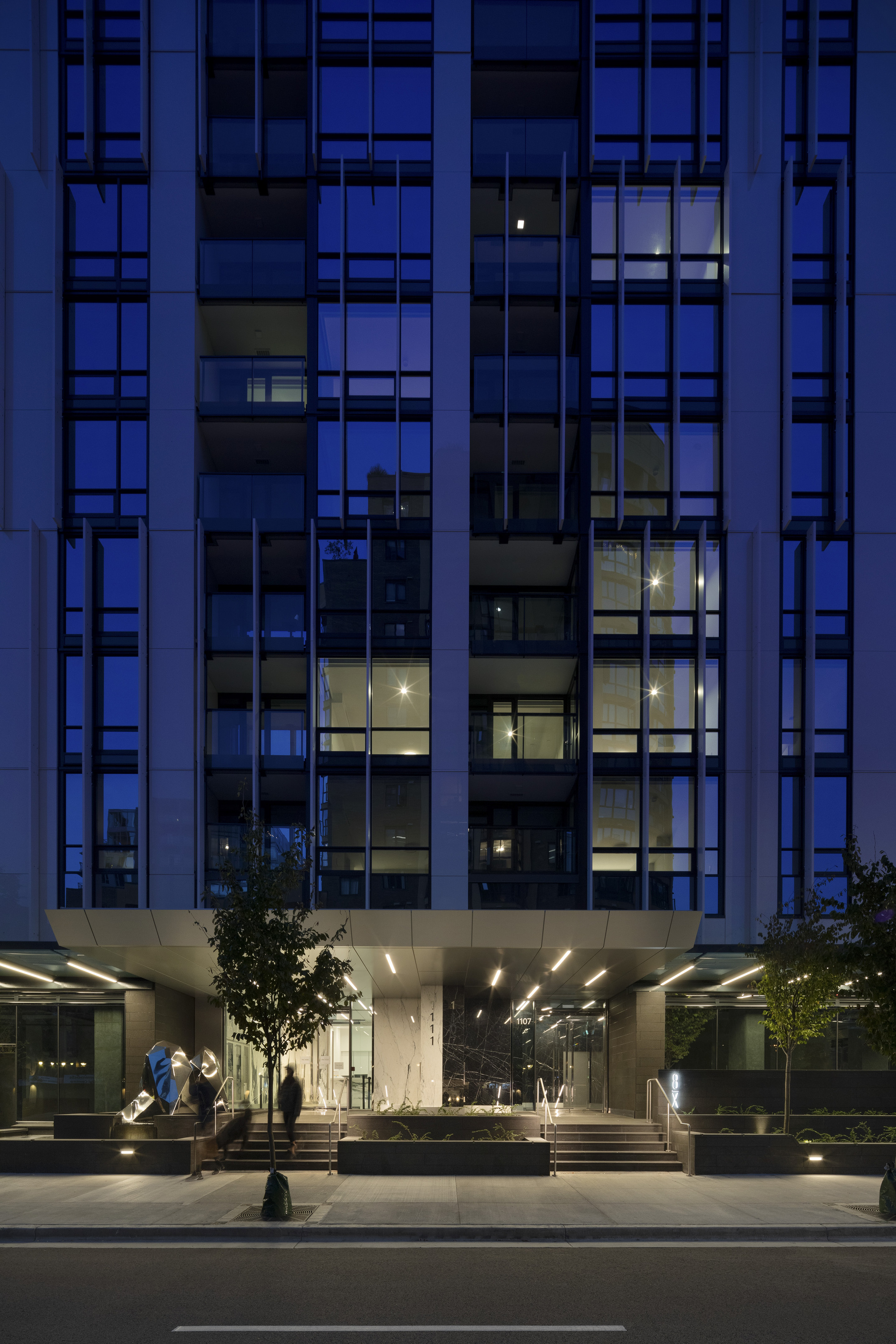 Gallery of 8X On The Park Apartments / GBL Architects 17