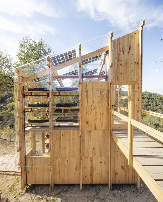 Students build an ecological, self-sufficient, and scalable greenhouse prototype in Barcelona - Image 19 of 30