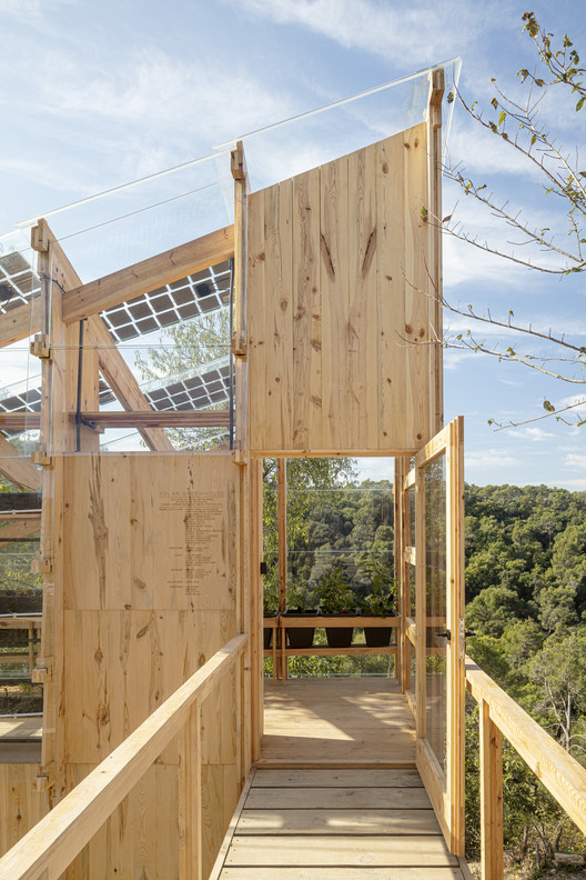 Students build an ecological, self-sufficient, and scalable greenhouse prototype in Barcelona - Image 18 of 30