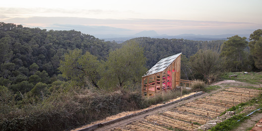 Students build an ecological, self-sufficient, and scalable greenhouse prototype in Barcelona - Image 8 of 30
