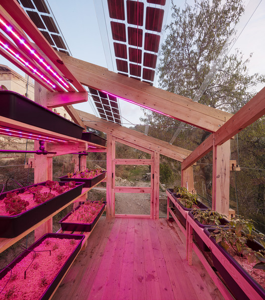 Students build an ecological, self-sufficient, and scalable greenhouse prototype in Barcelona - Image 27 of 30