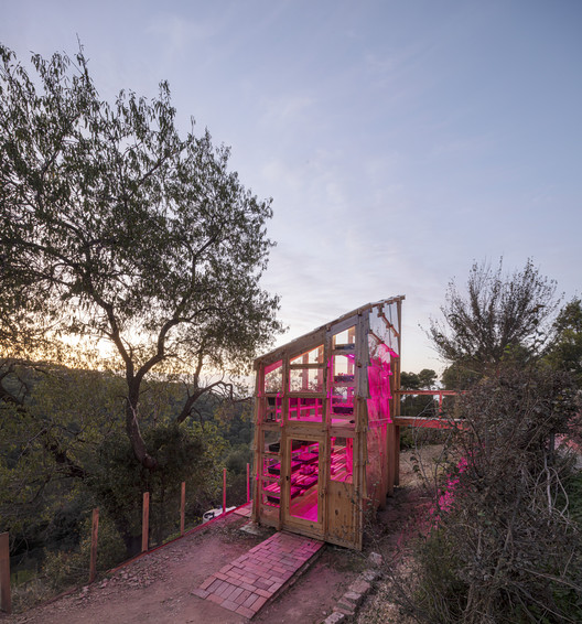 Students build an ecological, self-sufficient, and scalable greenhouse prototype in Barcelona - Image 25 of 30