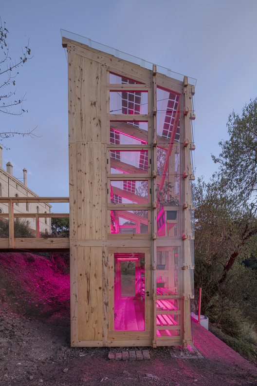 Students build an ecological, self-sufficient, and scalable greenhouse prototype in Barcelona - Image 17 of 30