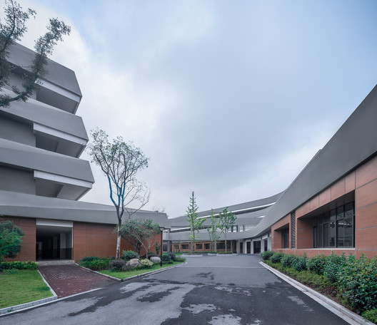 Southwest Elementary School / MINAX Architects Southwest Elementary School / MINAX Architects - Image 14 of 38