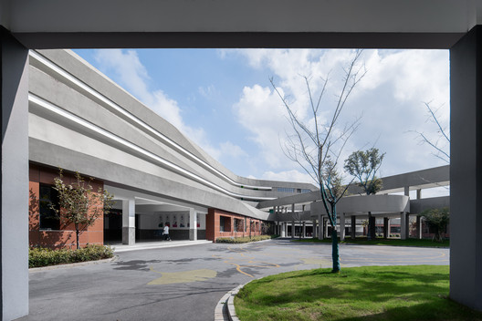 Southwest Elementary School / MINAX Architects Southwest Elementary School / MINAX Architects - Exterior Photography