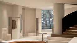 QYF Boutique / Sun Concepts Office 