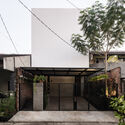 Casa RumaDuaBata / Studio Nadi - Fotografía exterior, Casas, Fachada