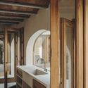 Cáñamo, cal y marés, una casa natural / Ideo arquitectura - Fotografía interior, Baño, Tarjas, Encimera, Fijación Vigas, Vidrio
