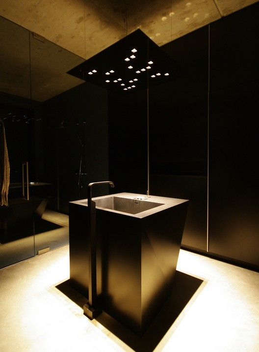 From Furniture to Coverings: Interior Design with Online Sales Platforms - Image 7 of 12
