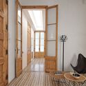 Apartamentos Provença / Nicola Tremacoldi - Fotografía interior, Puerta, Ventanas, Fijación Vigas