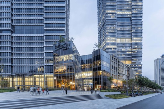 Raffles City The Bund / Pelli Clarke & Partners - Exterior Photography