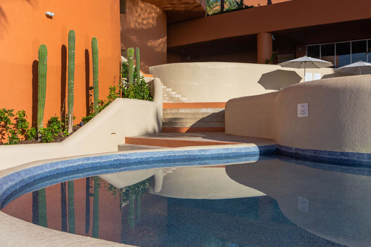 Artisanal Tradition with Glass Technology: 6 Projects with Glass Cladding - Image 1 of 17