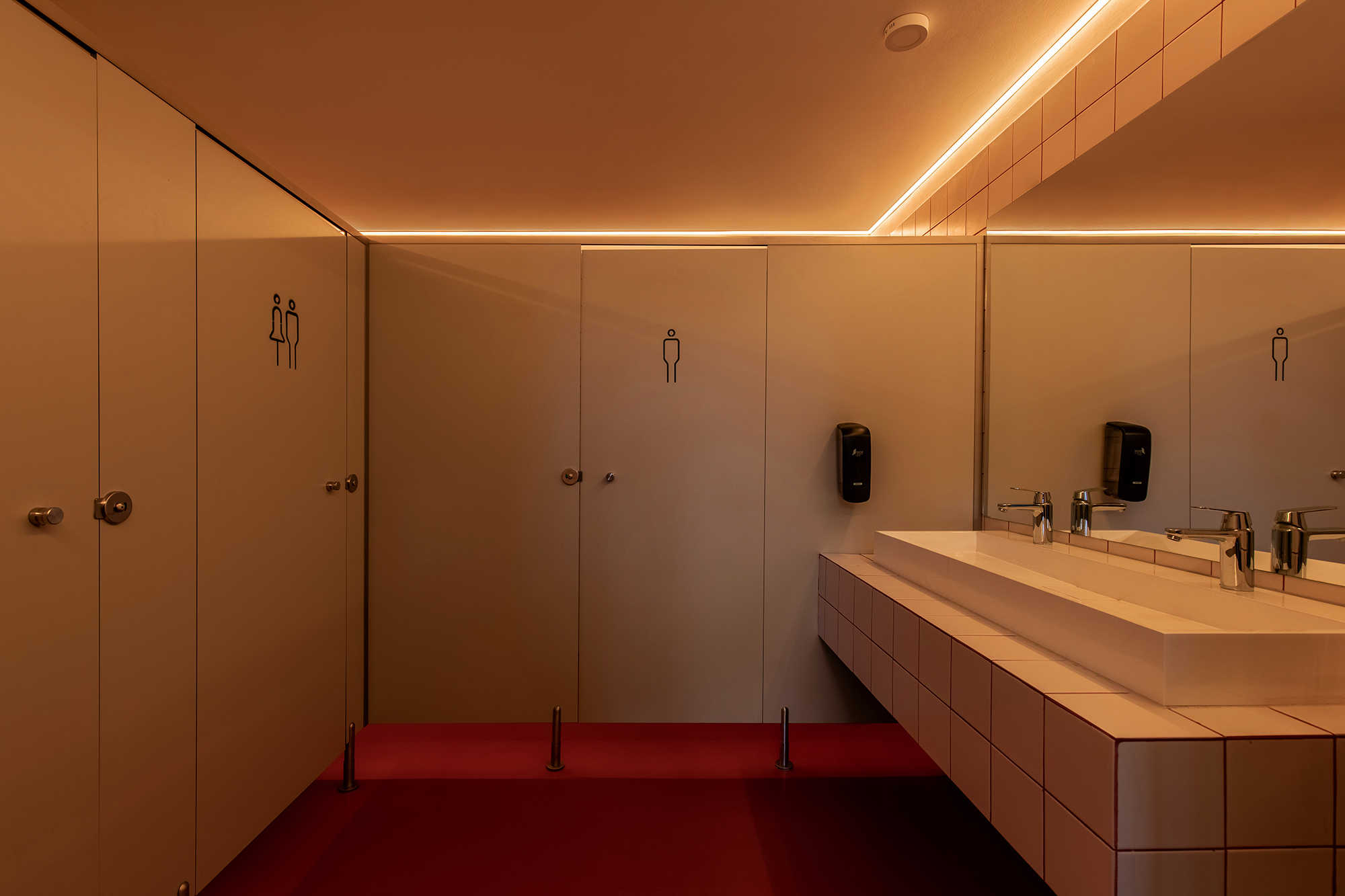 Gallery of Platforma Wolff DJ Bar / Apio Studio - 21