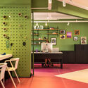 Mad Creative Agency / Moca Arquitetura - Interior Photography, Offices Interiors, Table, Lighting, Chair