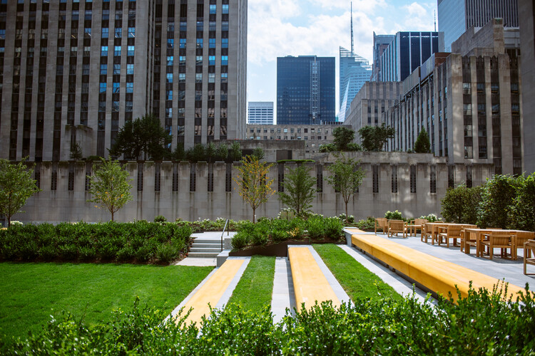 Radio Park at Rockefeller Center / HMWhite - Image 8 of 12