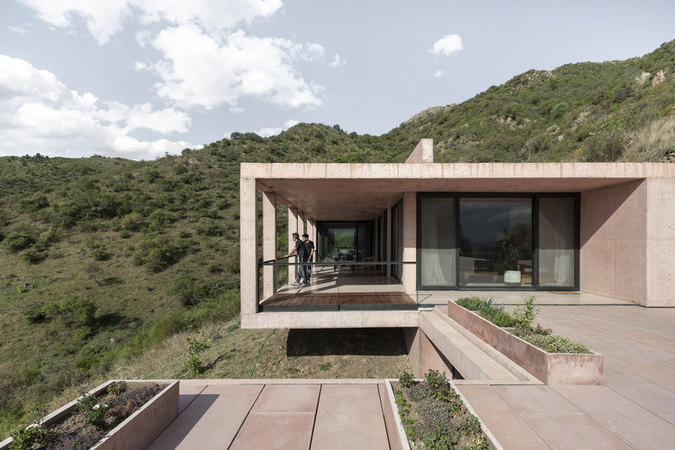 Meet the 15 finalists of the 2022 Obra del Año Award - Image 14 of 16