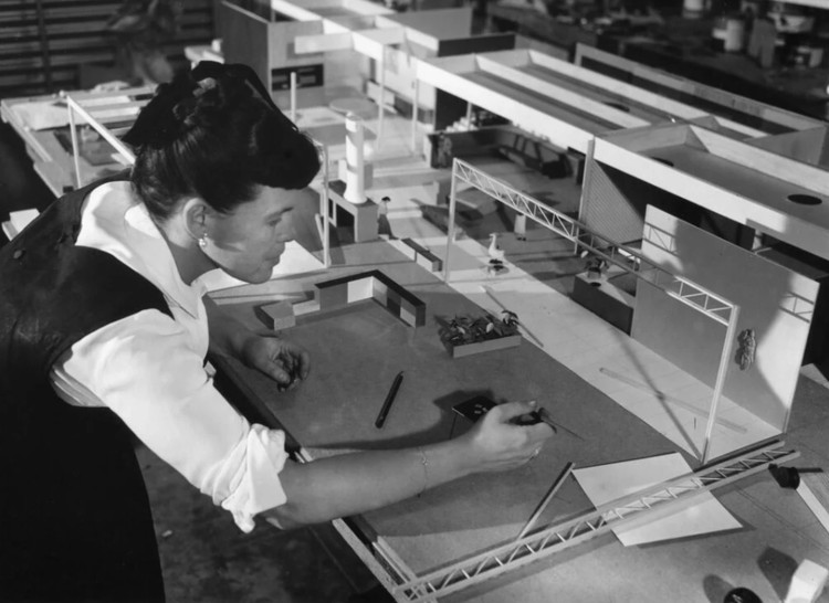 Entendendo as contribuições de Ray Eames ao design - Imagem de Destaque