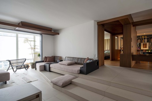 One Room One Garden / Scale Forest Atelier - Interior Photography, Living Room, Sofa, Table, Windows, Bedroom, Beam