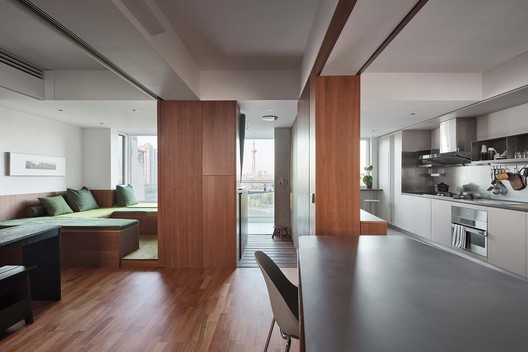 One Room One Garden / Scale Forest Atelier - Interior Photography, Kitchen, Table, Sofa, Countertop, Chair, Beam