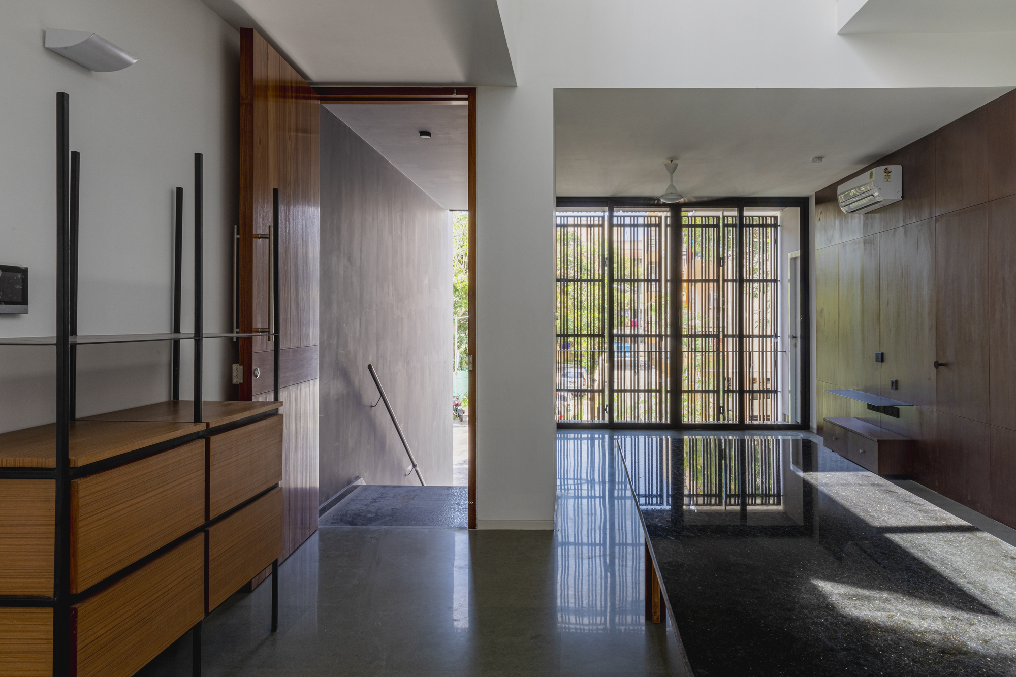 Gallery of Wall to Wall House / moad 5