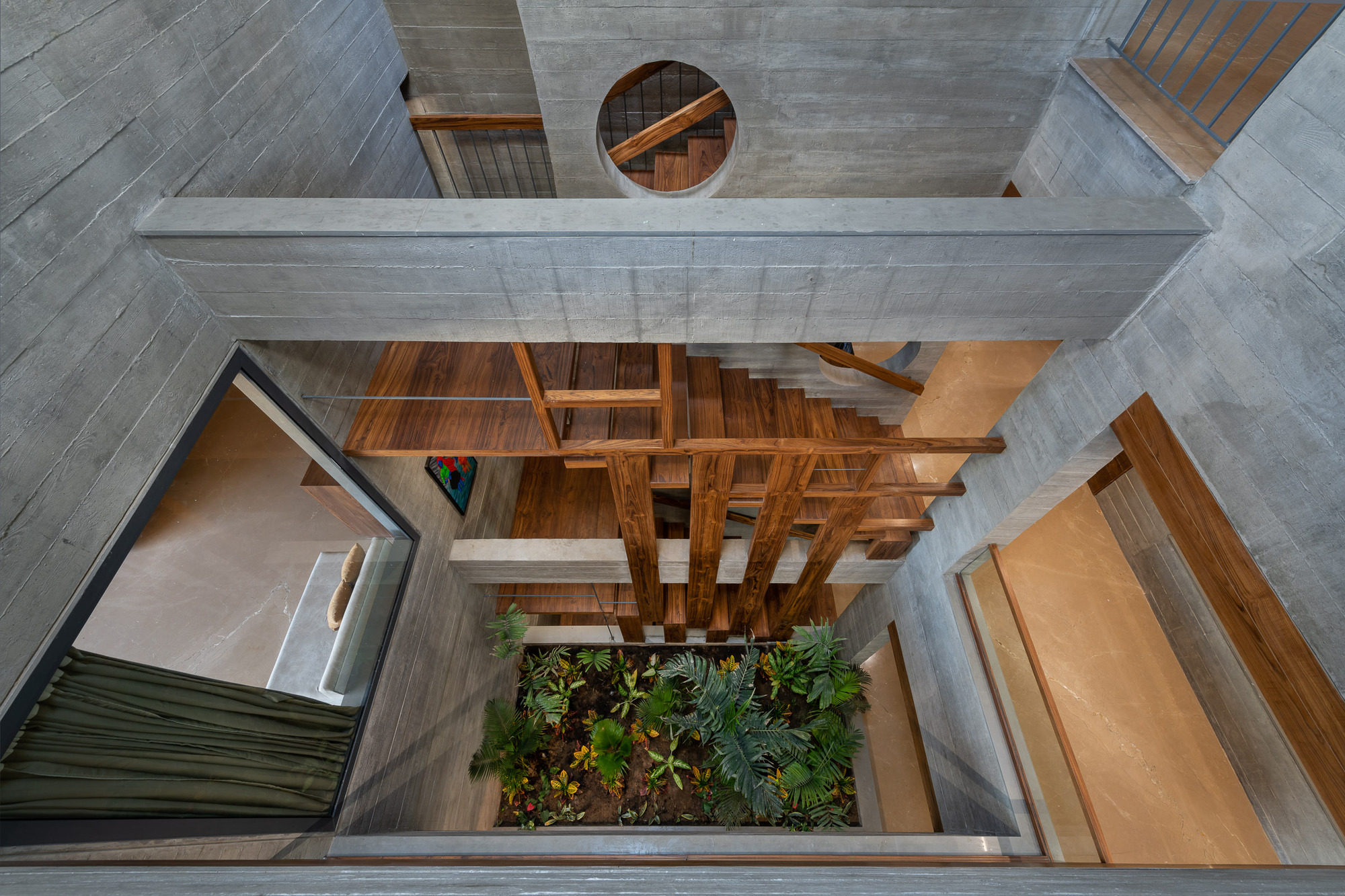 Gallery of Beton Brut Residence / The Grid Architects - 14
