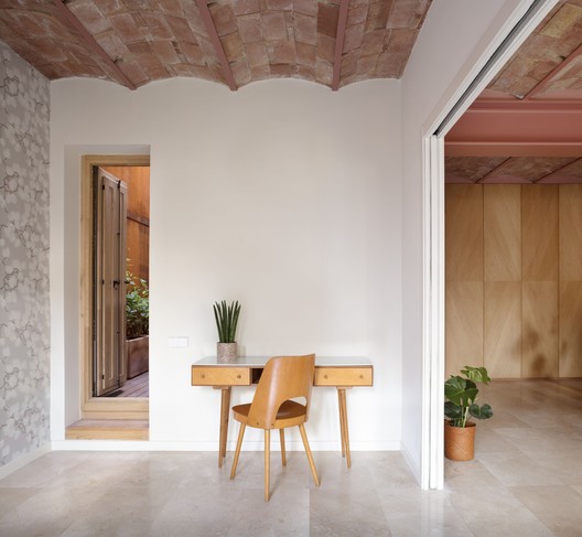 Ca L’Àgata House / El Fil Verd, Estudi d'Arquitectura - Interior Photography, Dining room, Table, Chair, Beam