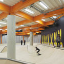 F51 Folkestone Skatepark / Hollaway Studio - Fotografía interior, Interiores Deportivos, Pilares, Fijación Vigas