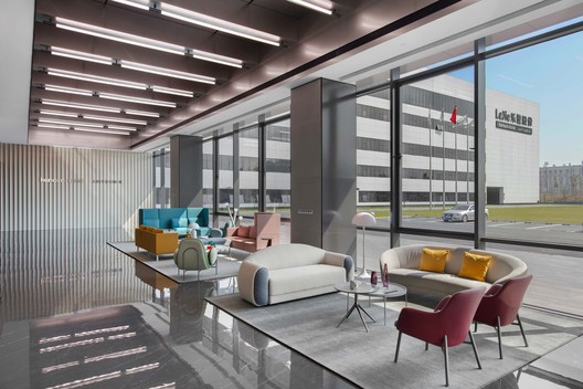 科尔卡诺总部办公空间 / 零壹城市建筑事务所 - 室内图, 起居室, 沙发, 桌子, 椅子