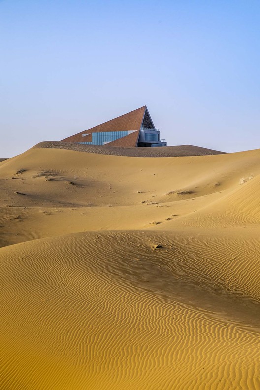 Service Center of the Desert Galaxy Camp / 3andwich Design - Exterior Photography