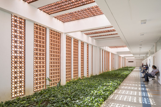 The Beauty of Simplicity: Getting to Know the Work of Lins Arquitetos Associados - Image 4 of 10