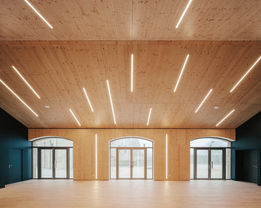 Rotation Workshops Multi-Purpose Hall and Association House / ACAU Architects - Interior Photography