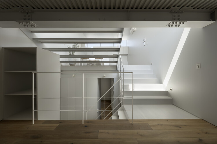 Aquarium House / NAO IWANARI Architecture - Interior Photography, Beam