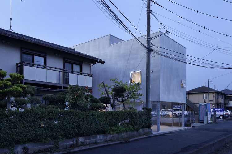 水族馆住宅 / NAO IWANARI Architecture - 建筑图, 视窗, 表皮