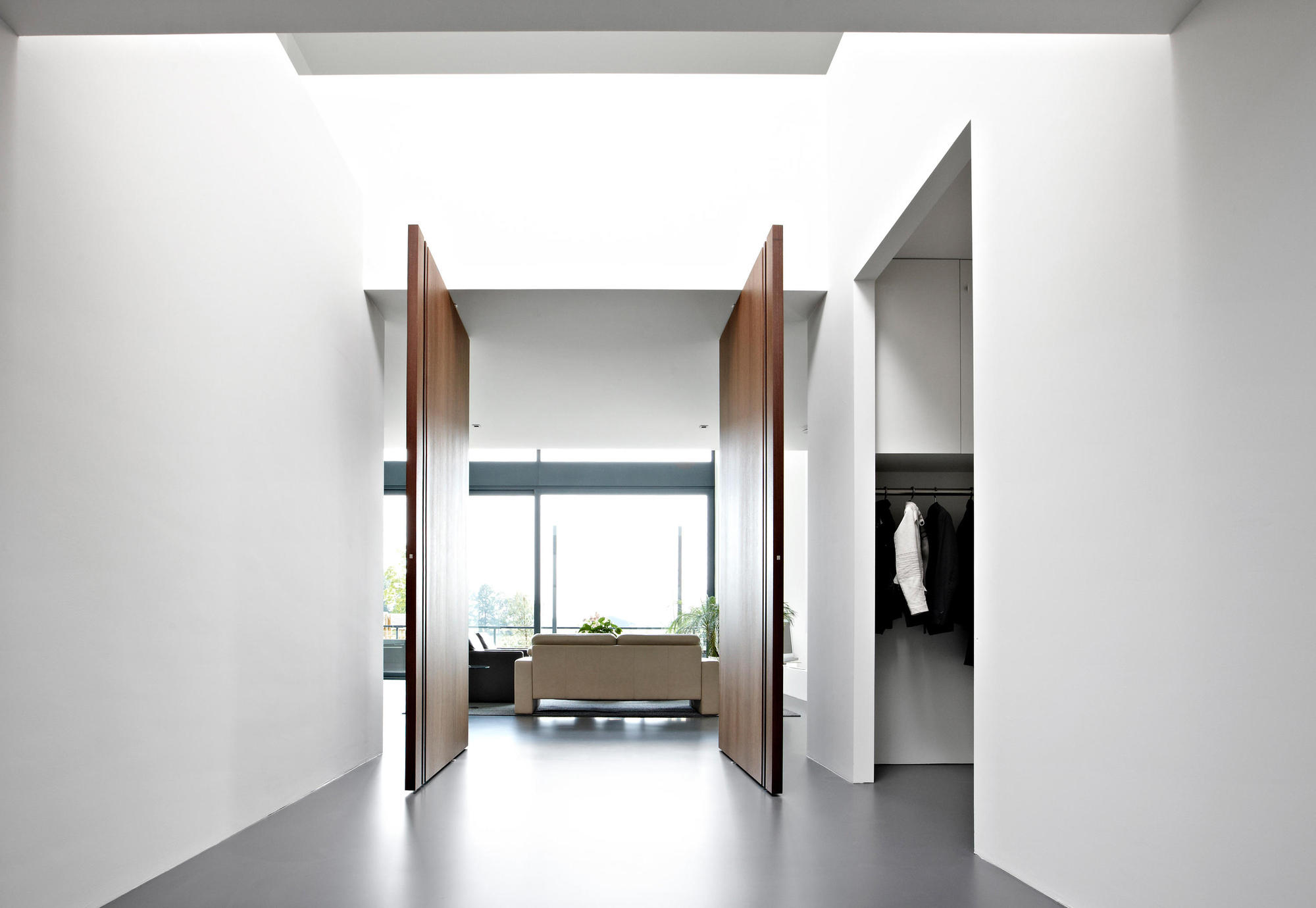 Gallery Of Go Big Or Go Home Oversized Doors In Residential Interiors 20