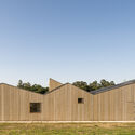 连续木屋，A Baiuca 幼儿园 / Abalo Alonso Arquitectos - 建筑图, 幼儿园, 表皮