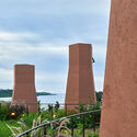 Centro de Acolhimento Wind Chimneys / Hiroshi Nakamura & NAP - Fotografia de Exterior, Arquitetura Hospitalar, Pilar