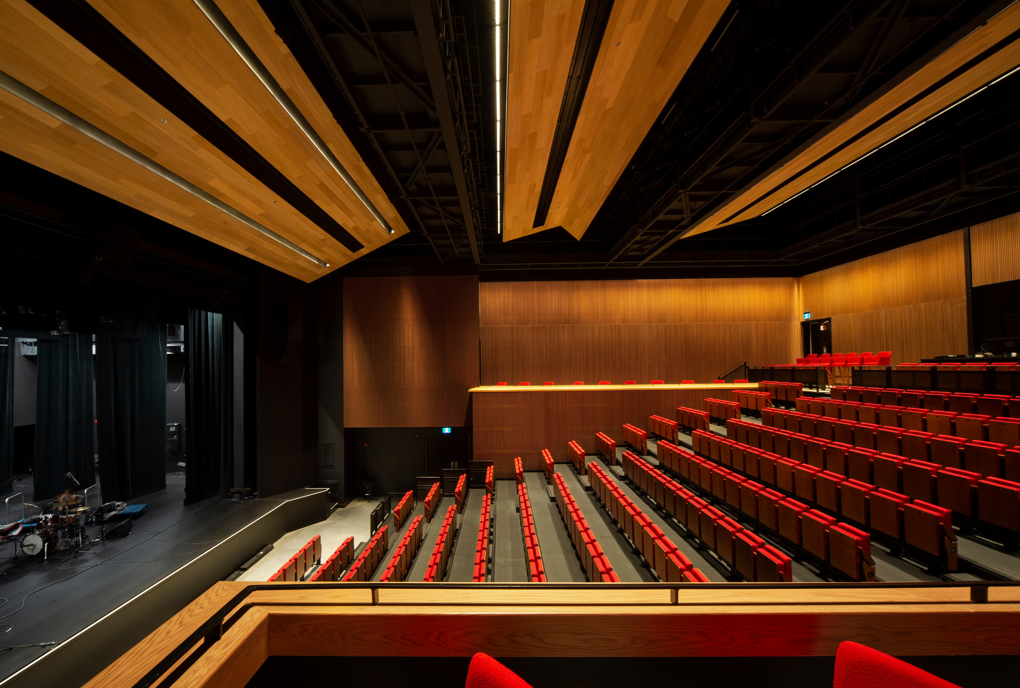 Gallery of Repentigny Theater / FABG 14
