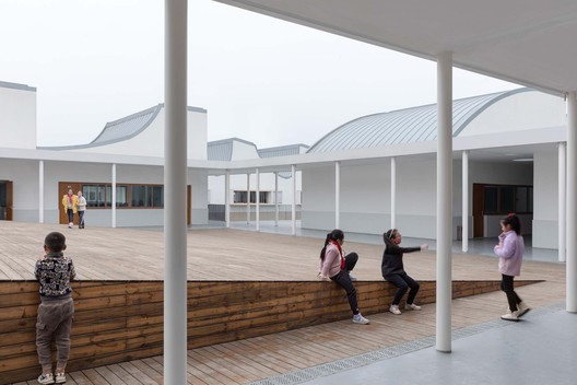 青衣江路小学校 / 迹·建筑事务所 - 室内图, 表皮