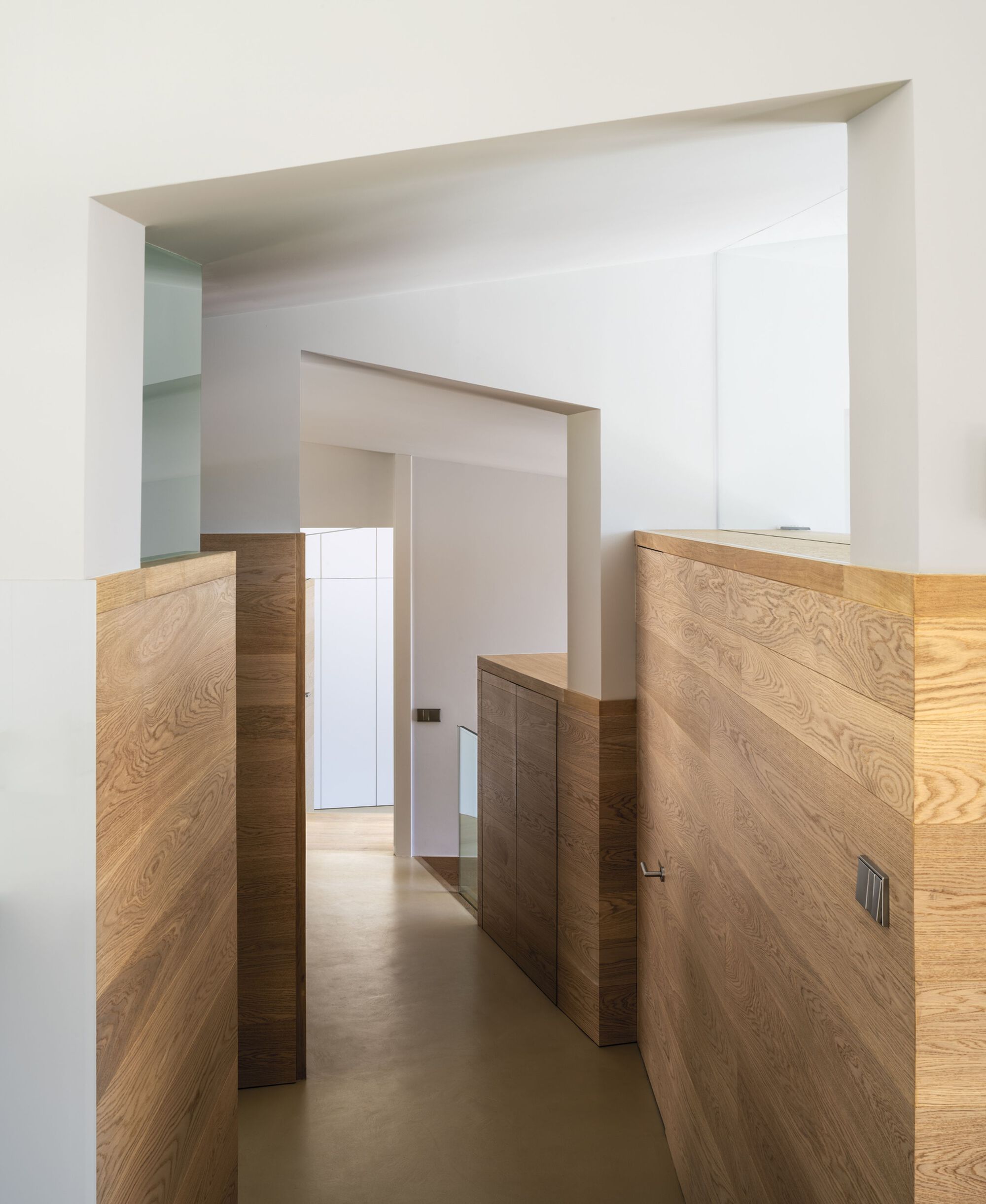 Gallery of Szoke House / Aranguren&Gallegos Arquitectos 10