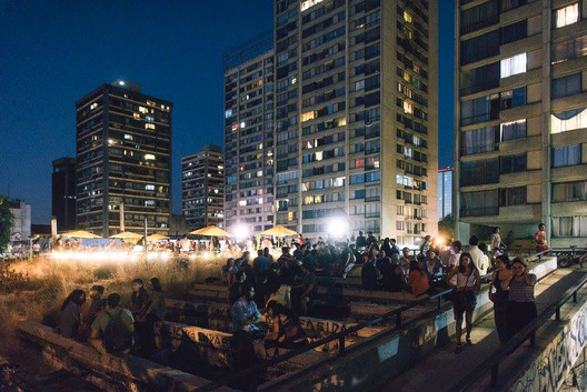 Who has won the National Architecture Award in Chile? - Image 3 of 22