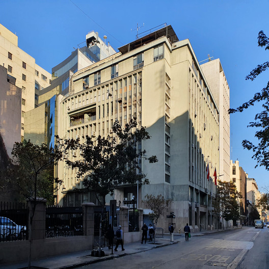 Who has won the National Architecture Award in Chile? - Image 11 of 22