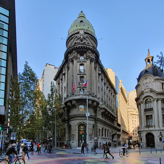 Who has won the National Architecture Award in Chile? - Image 6 of 22