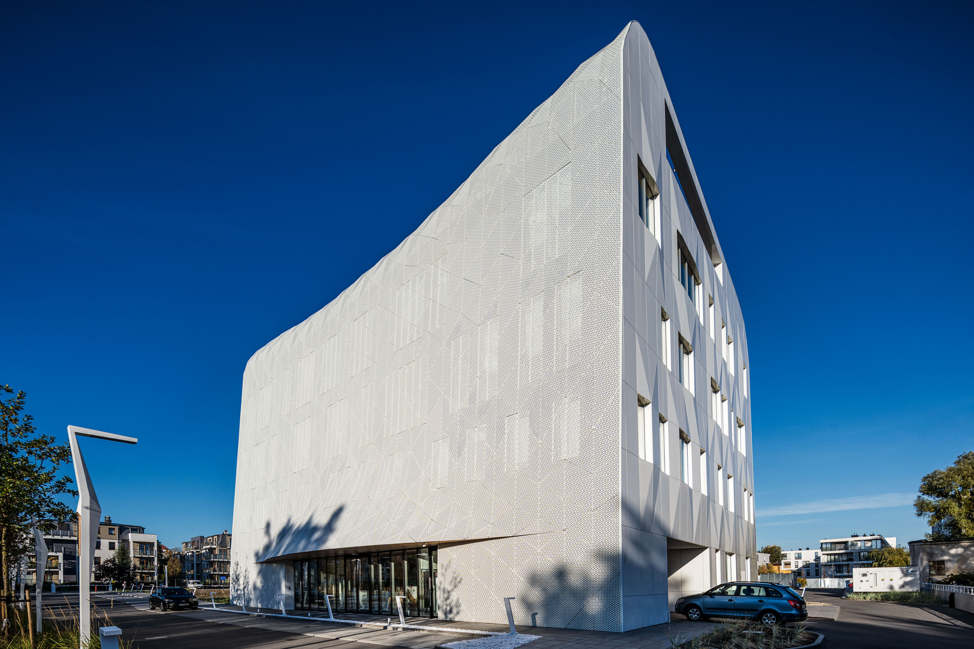 Gallery of Wave One Research Center / FAAB - 6