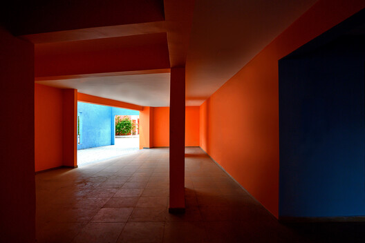 Complejo residencial Shree Town / Sanjay Puri Architects Complejo residencial Shree Town / Sanjay Puri Architects - Fotografía interior, Pilares