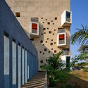 Complejo residencial Shree Town / Sanjay Puri Architects - Fotografía exterior, Residencial, Fachada, Escaleras